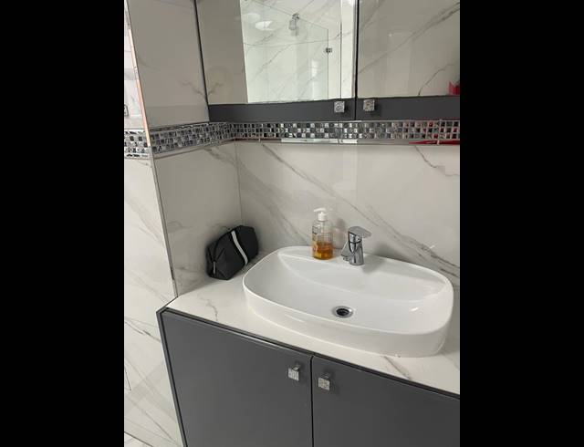 2 BEDROOM FLAT TO LET IN MORNINGSIDE